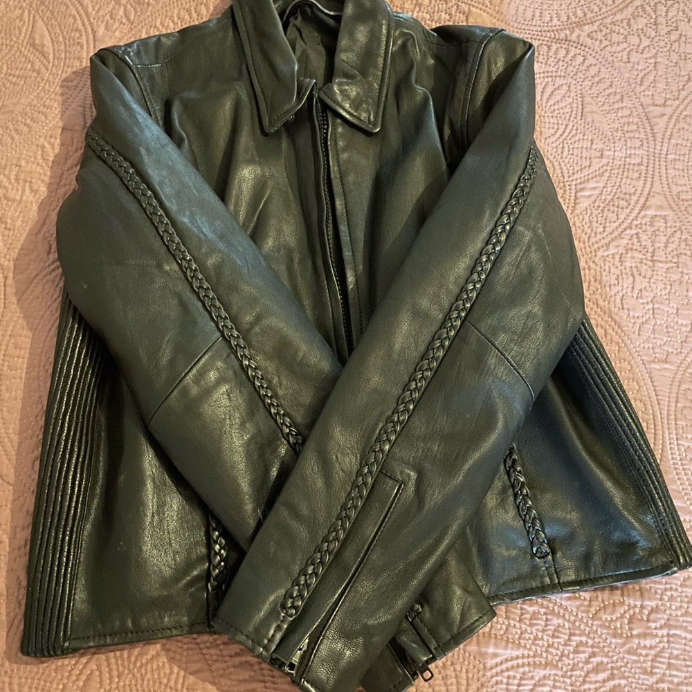 Size M leather jacket